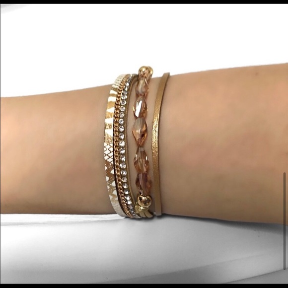 Magnetic glass bead layered strap women’s celeb style bracelet - Picture 5 of 5